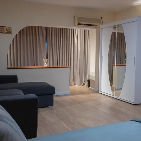Smaranda 3 * Boekarest